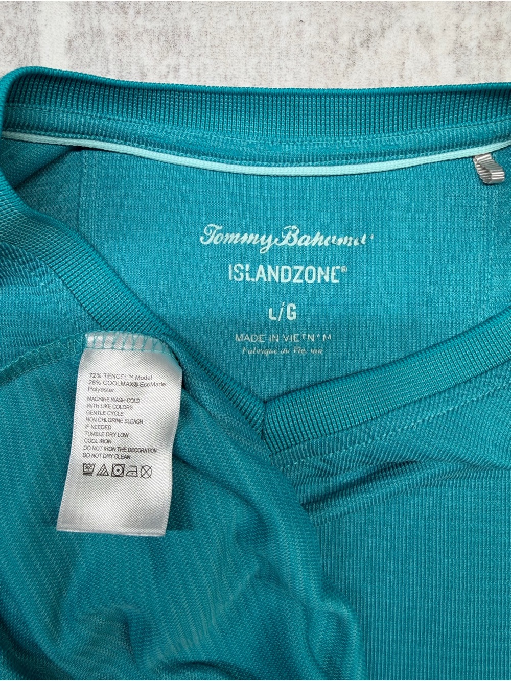 Tommy Bahama Island Zone Men's V-Neck Short Sleeve Shirt, Coastal Miami Sz L - Picture 7 of 7
